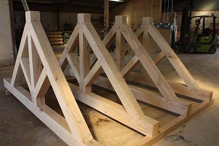 Oak roof truss construction